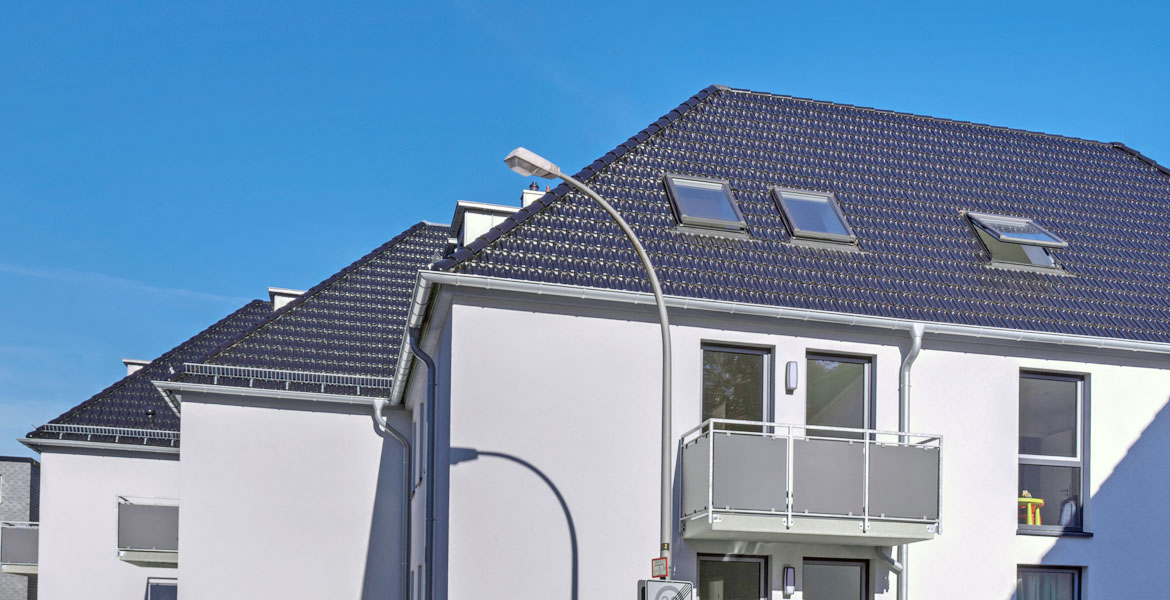 Dachziegel auf einem Neubau