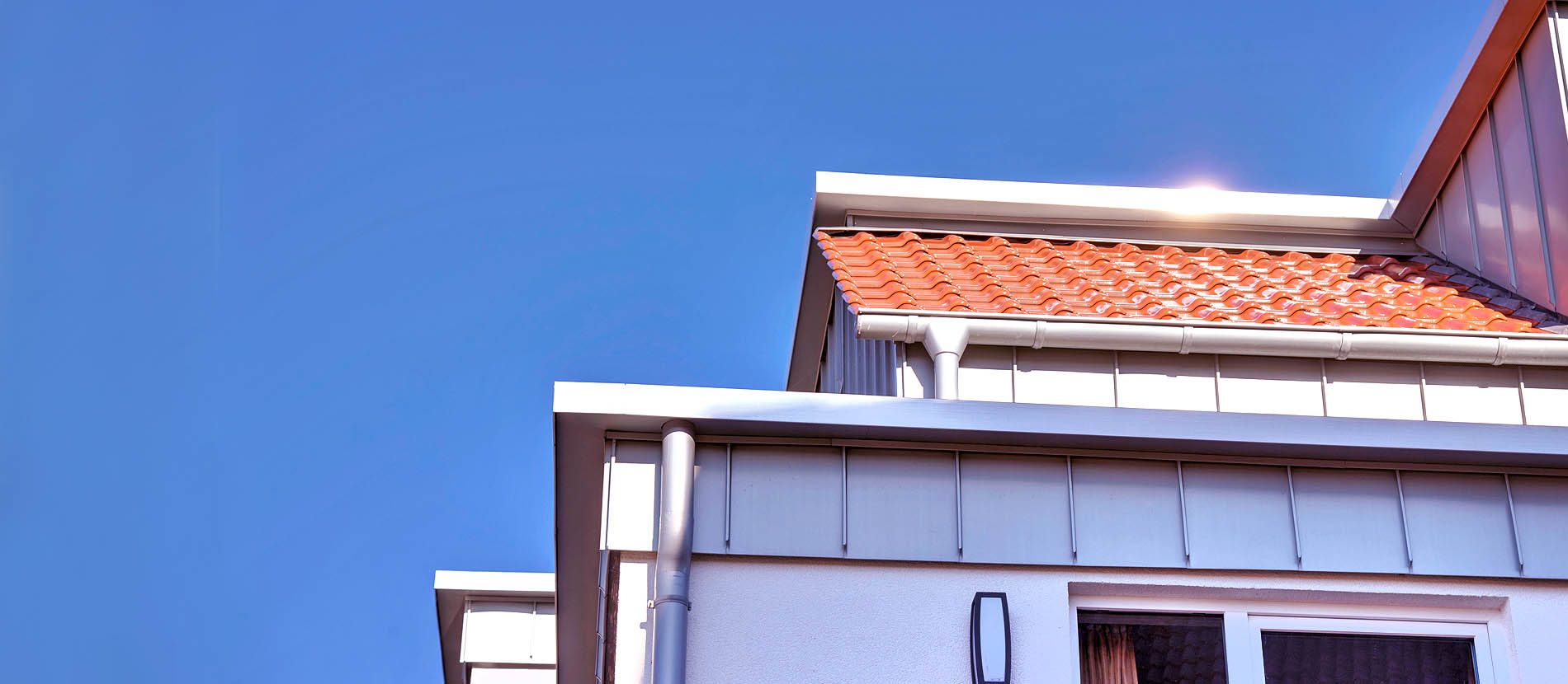 Dachziegel, Dachsteine, Zinkscharen oder Schiefer - Dachdecker Bergisch Gladbach