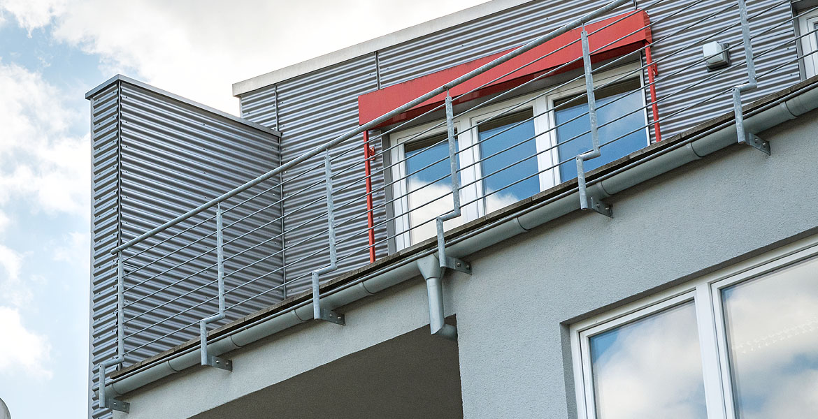 Fassadenverkleidung mit Aluminiumwelle